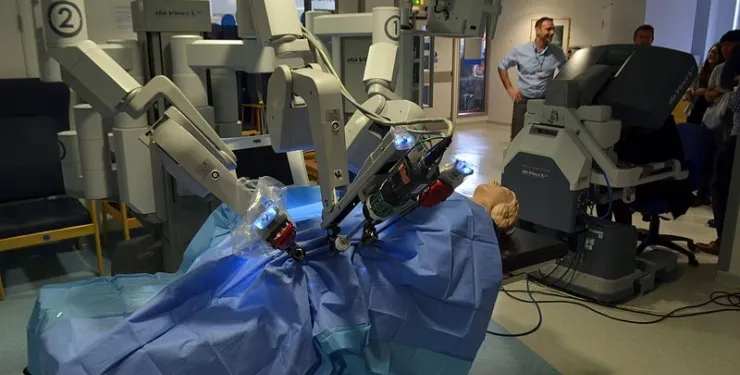 Surgical robot